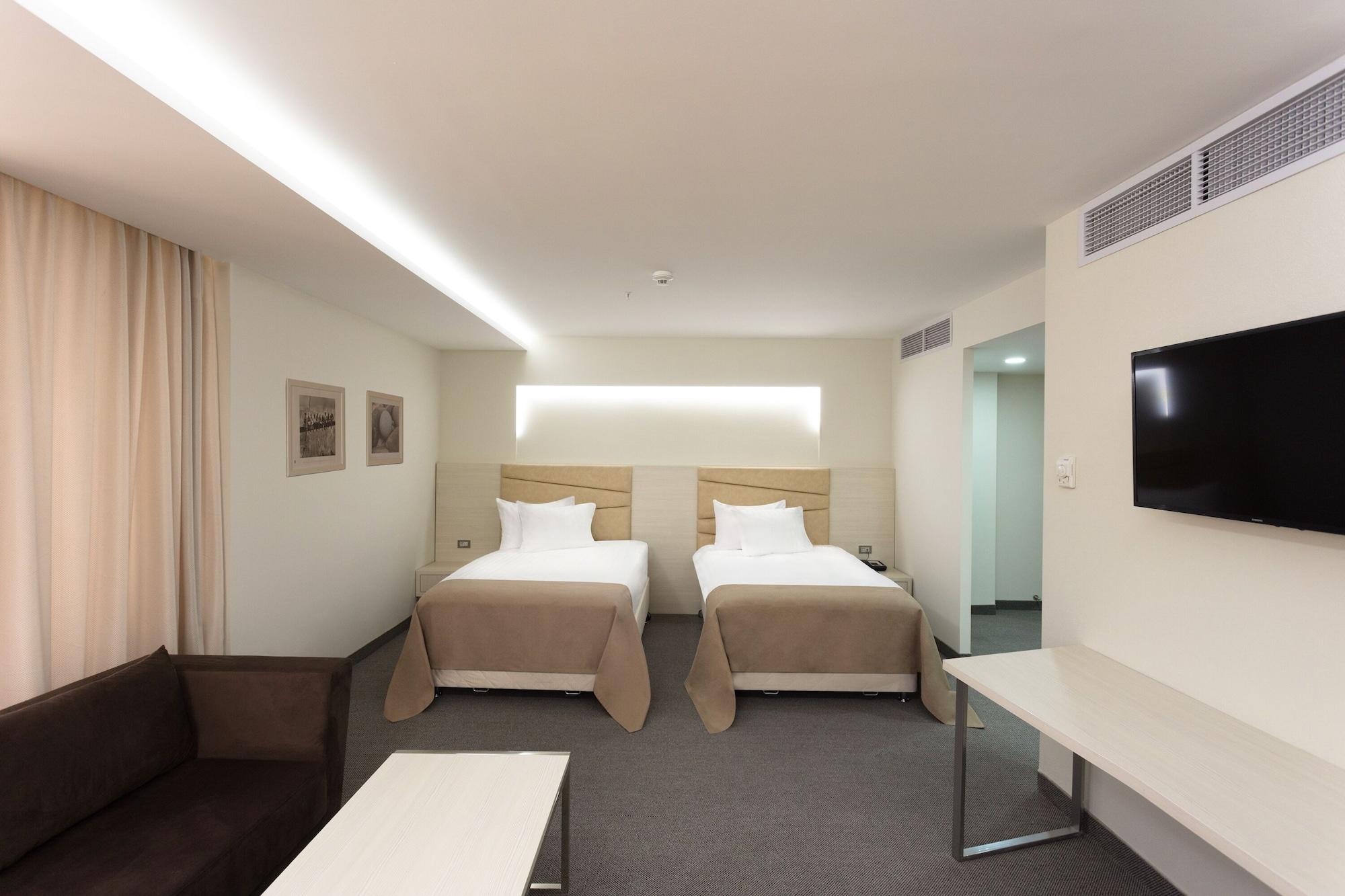 President Hotel By Hrazdan Hotel Cjsc 예레반 외부 사진