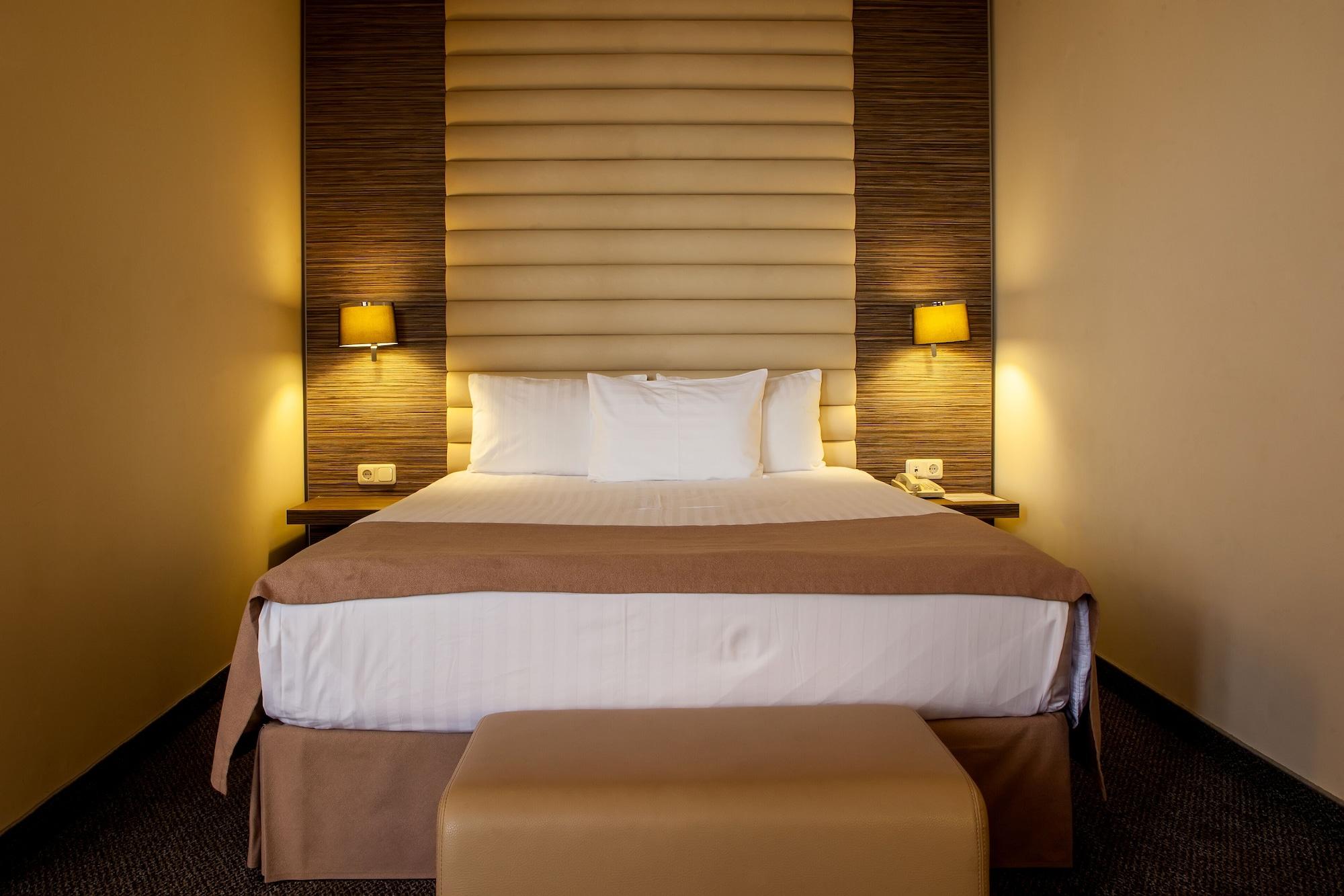 President Hotel By Hrazdan Hotel Cjsc 예레반 외부 사진