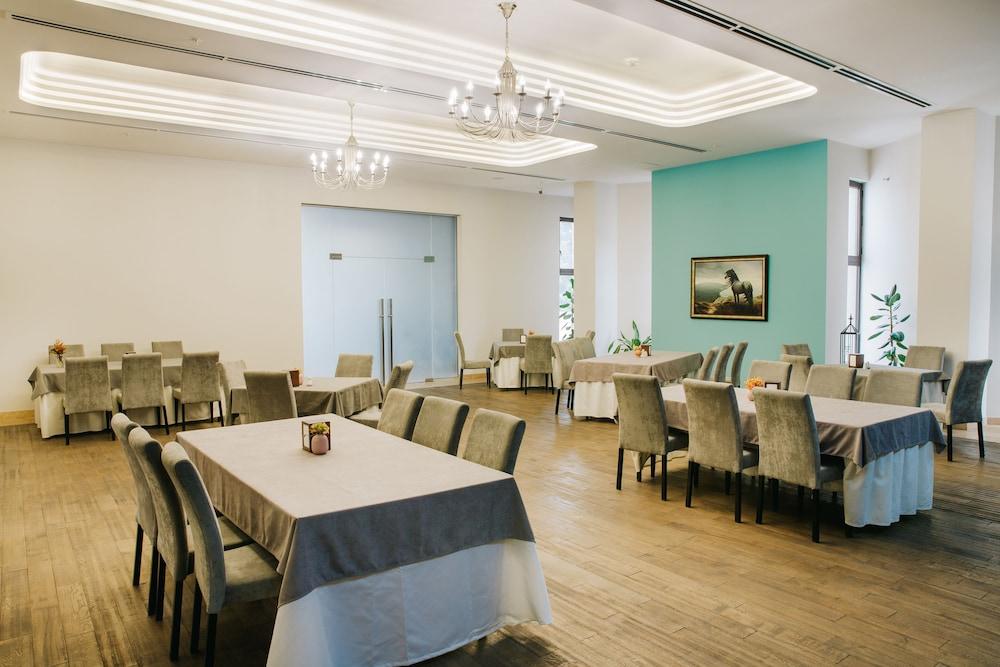 President Hotel By Hrazdan Hotel Cjsc 예레반 외부 사진