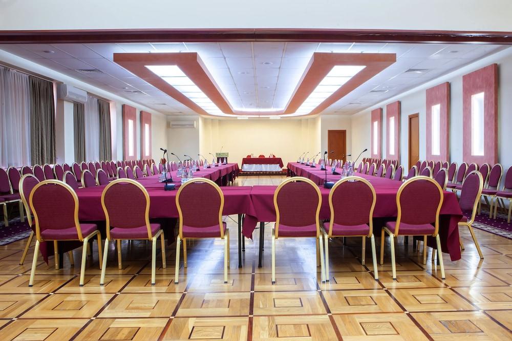 President Hotel By Hrazdan Hotel Cjsc 예레반 외부 사진