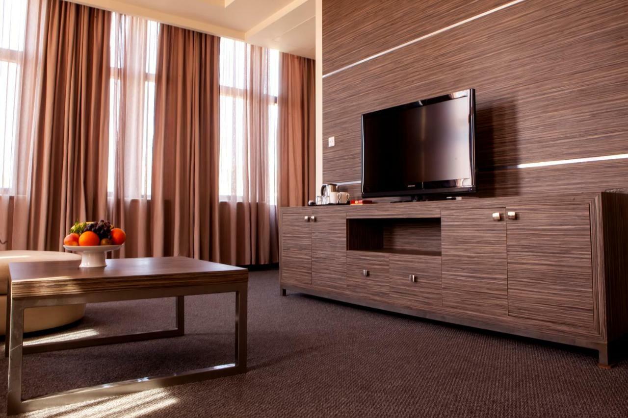 President Hotel By Hrazdan Hotel Cjsc 예레반 외부 사진