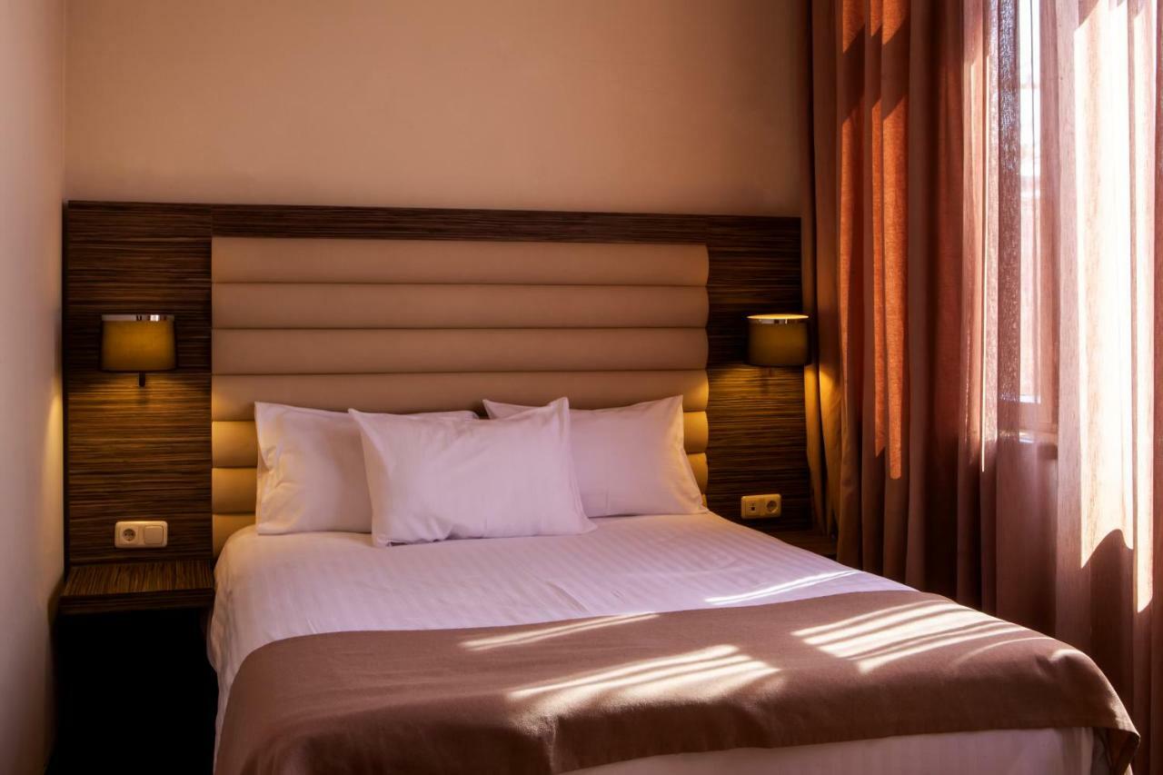 President Hotel By Hrazdan Hotel Cjsc 예레반 외부 사진
