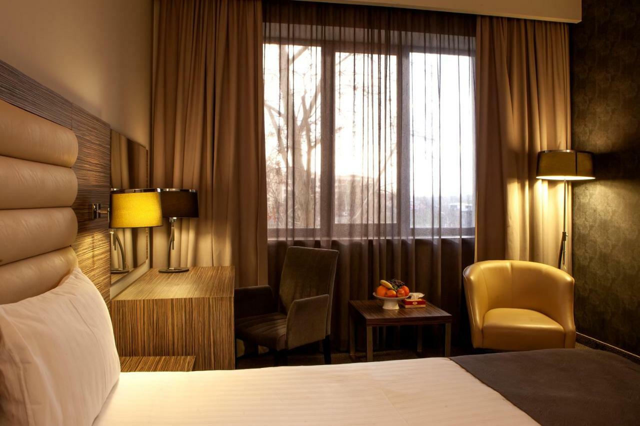 President Hotel By Hrazdan Hotel Cjsc 예레반 외부 사진