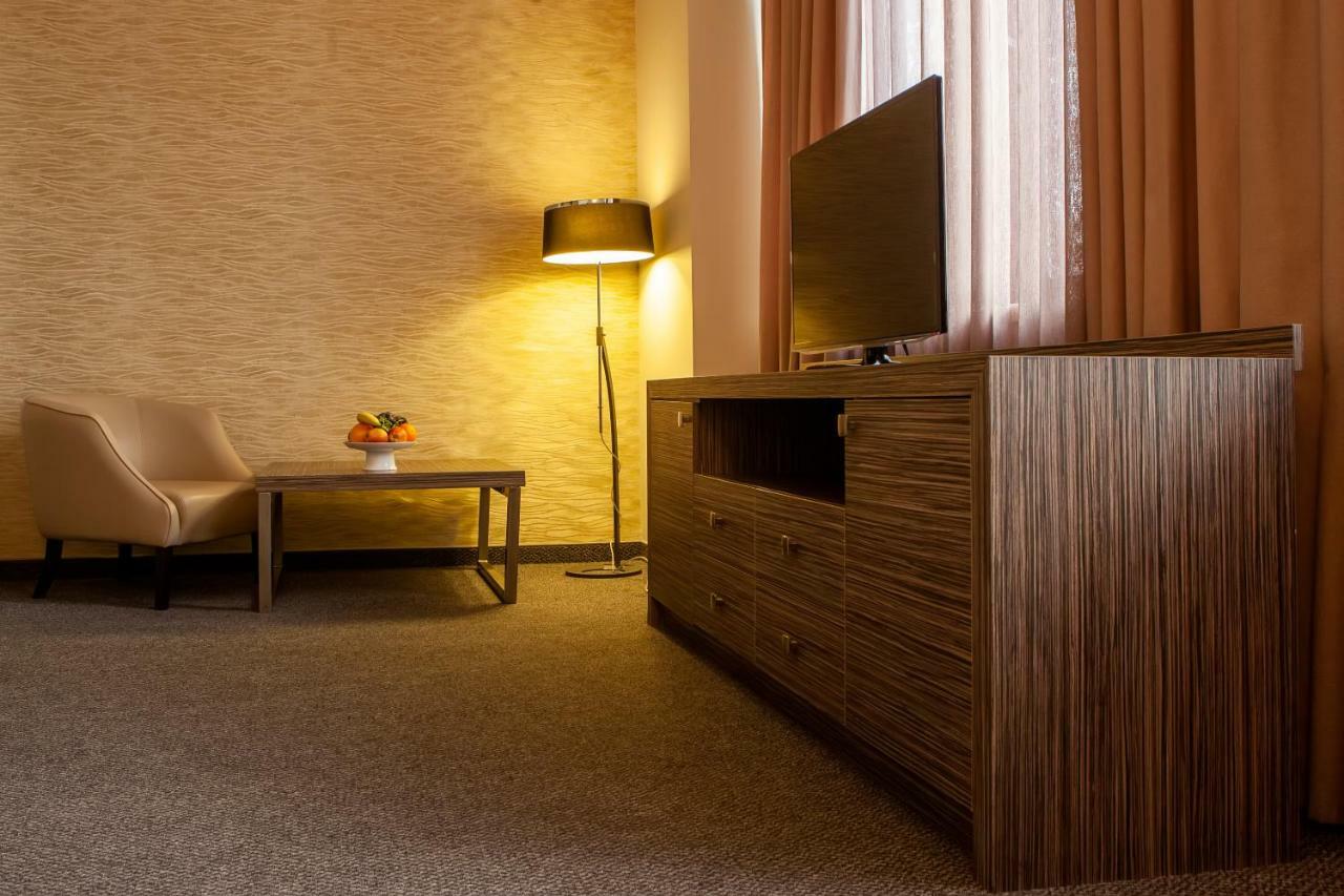President Hotel By Hrazdan Hotel Cjsc 예레반 외부 사진