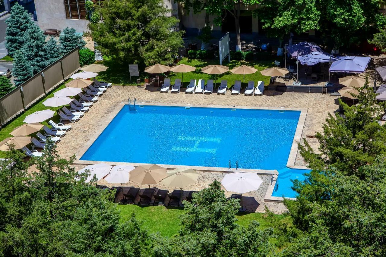 President Hotel By Hrazdan Hotel Cjsc 예레반 외부 사진