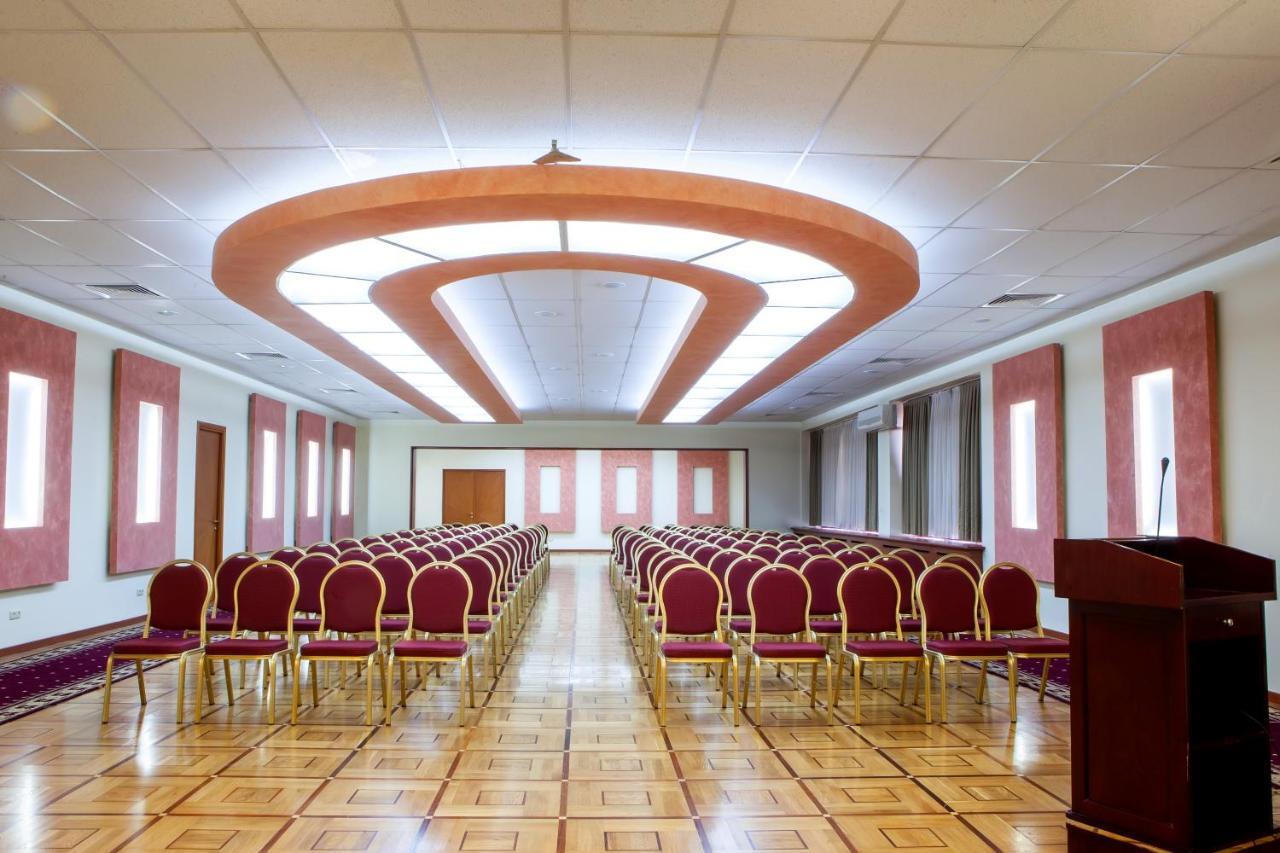 President Hotel By Hrazdan Hotel Cjsc 예레반 외부 사진